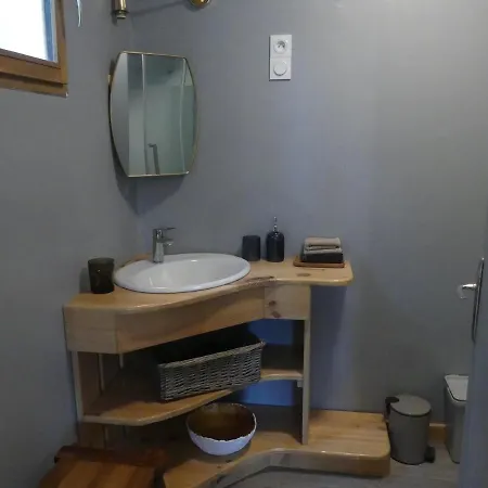 לינה וארוחת בוקר Source Nature